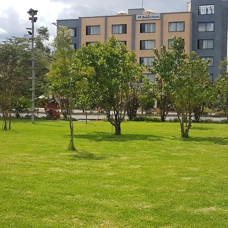 Peaks Hotel Nanyuki Eksteriør bilde