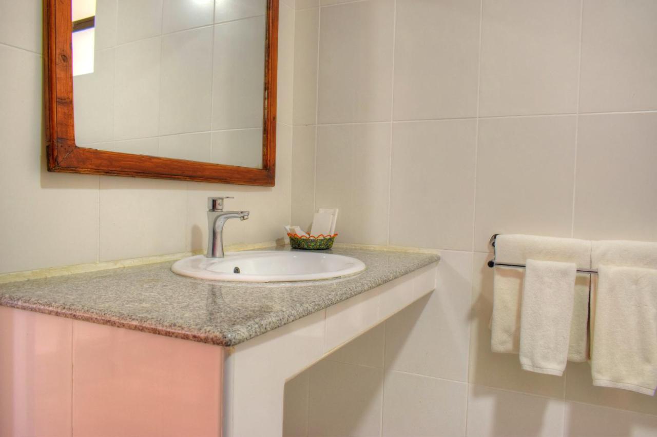 Peaks Hotel Nanyuki Eksteriør bilde